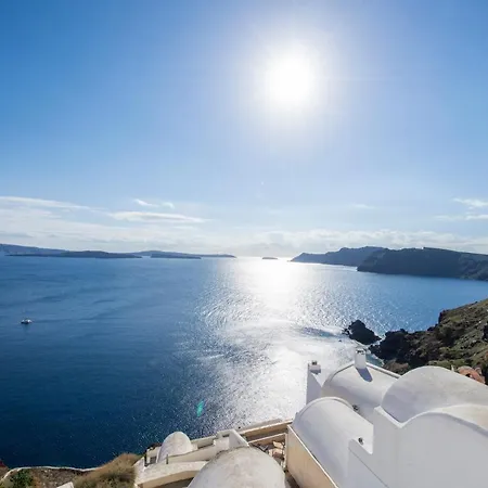 Marble Sun With Jacuzzi By Caldera Oia (Santorini)