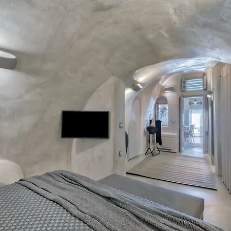 Marble Sun With Jacuzzi By Caldera Villa Oia (Santorini)